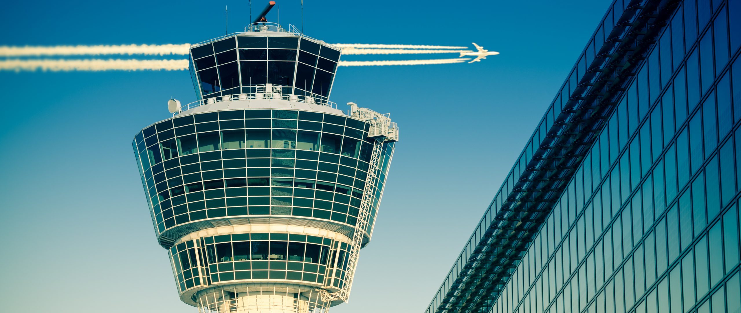 Flights,Management,Air,Control,Tower,And,Passenger,Terminal,In,Munich